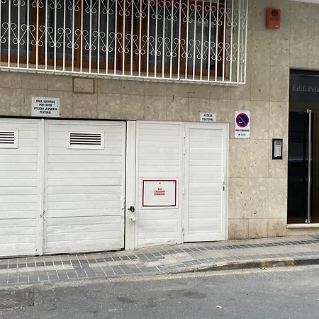 Piso Con Piscina Y Garaje En La Playa De Canteras Appartamento