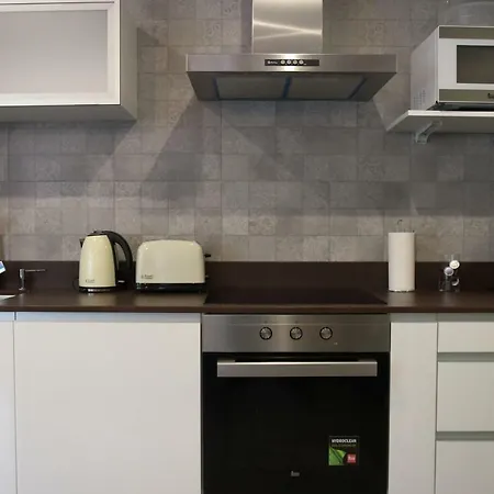 Piso Con Piscina Y Garaje En La Playa De Canteras Appartamento