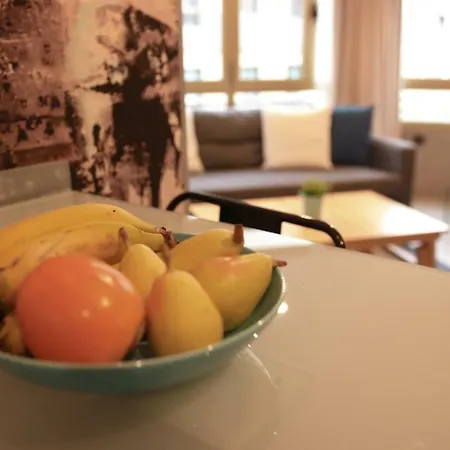 Piso Con Piscina Y Garaje En La Playa De Canteras Appartamento