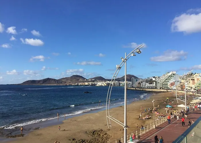 Piso Con Piscina Y Garaje En La Playa De Canteras Appartement